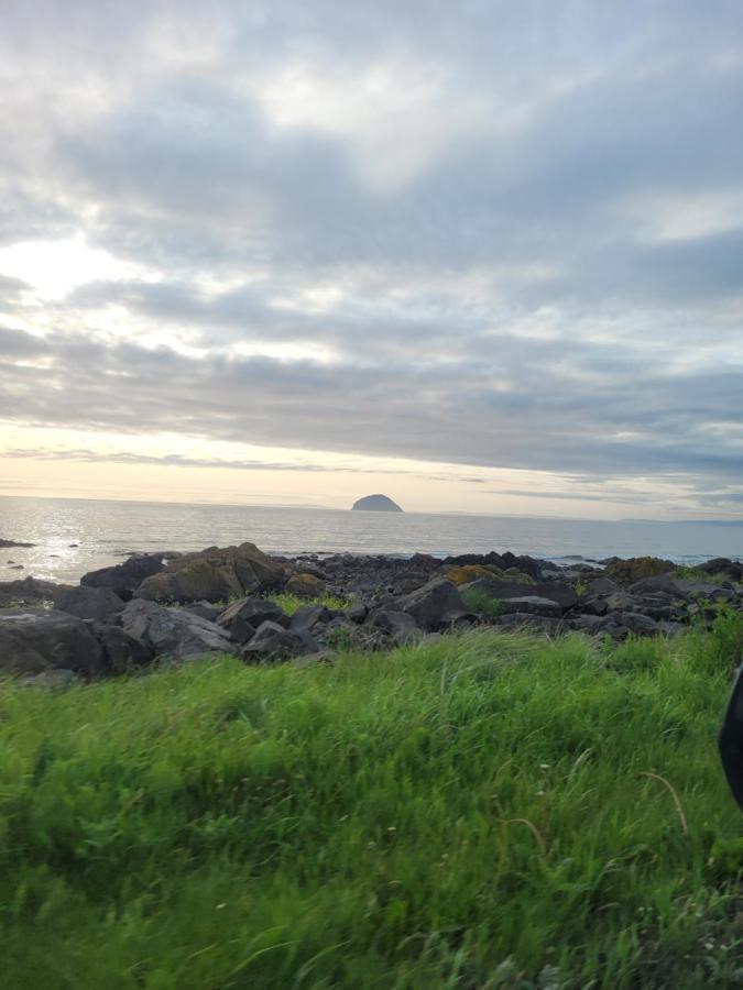 The Sunny Bunny Holiday Home Ballantrae ภายนอก รูปภาพ